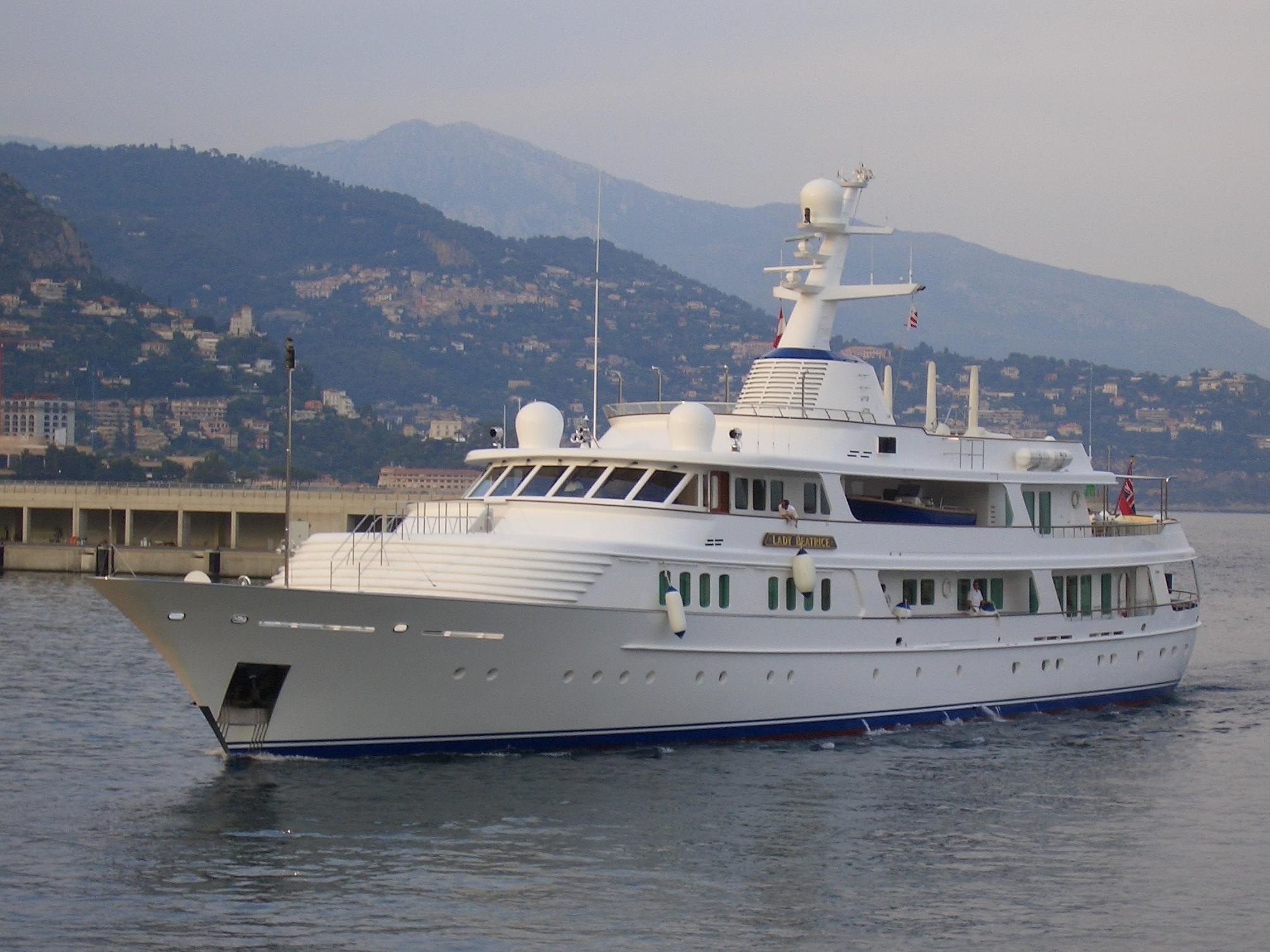 Yacht LADY BEATRICE Feadship CHARTERWORLD Luxury Superyacht